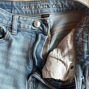 American Eagle Stretch Mom Straight Jean Women’s‎ Size 00 Distressed